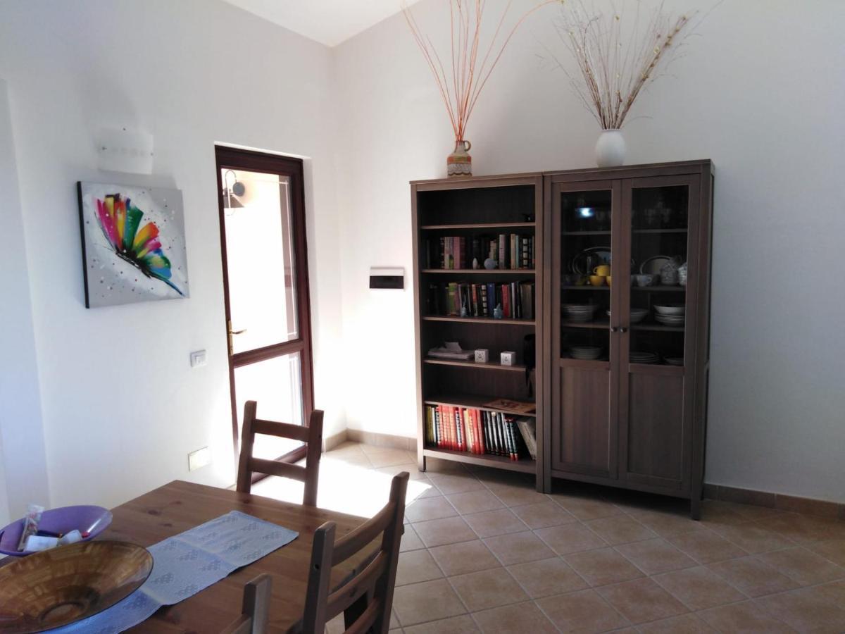 Villa Panoramica Immersa Nel Verde Porto Pino Luaran gambar