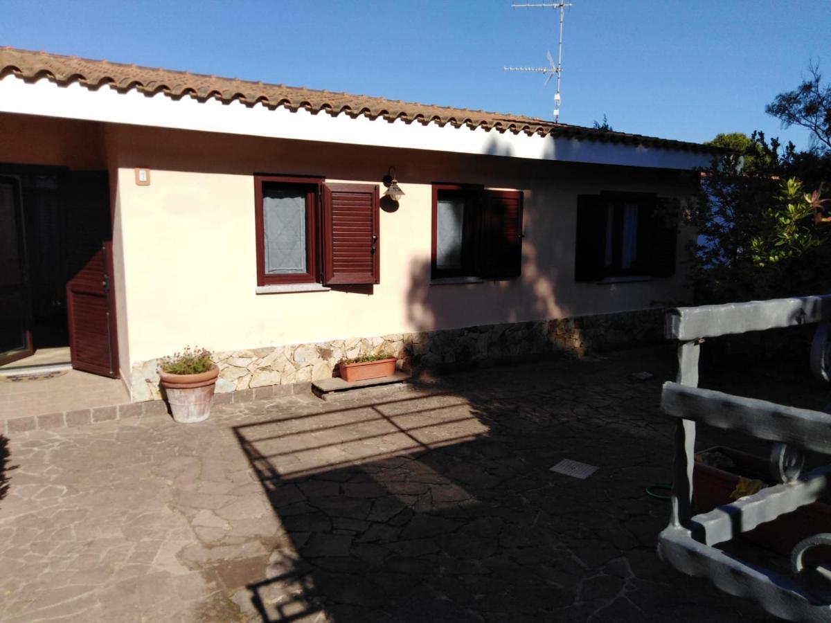 Villa Panoramica Immersa Nel Verde Porto Pino Luaran gambar