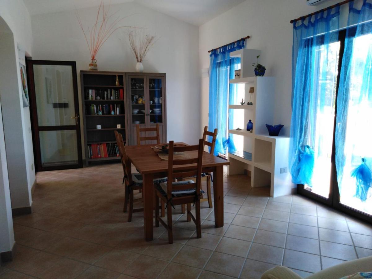 Villa Panoramica Immersa Nel Verde Porto Pino Luaran gambar
