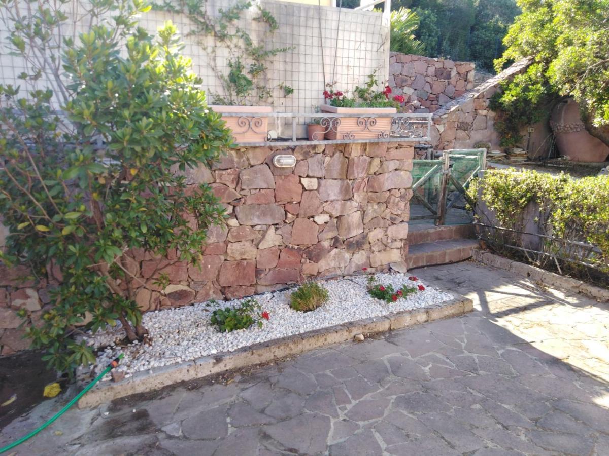 Villa Panoramica Immersa Nel Verde Porto Pino Luaran gambar